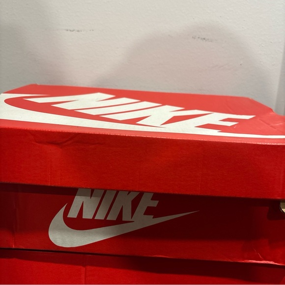 Air Jordan mid 1’s - Picture 7 of 9